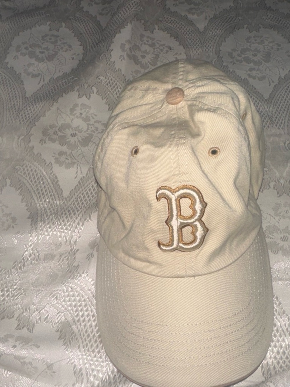 Cream Embroidered 'B' Baseball Cap